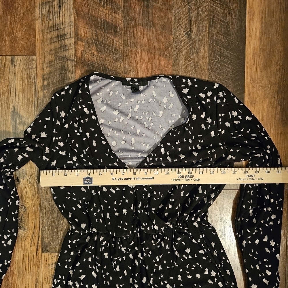 Forever 21 Long Sleeve Black & Silver Print Mini Dress Size M - Picture 10 of 10